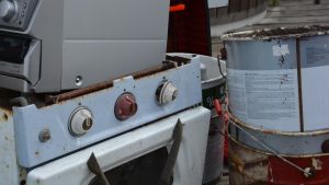 Spis och elektronik på skrotinsamling i skärgården. Spis och elektronik på skrotinsamling i Åbolands skärgård 2016