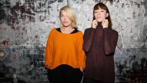 Emma och Mia Kemppainen är LCMDF Emma och Mia reser framåt mot millenniet