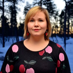 Kolttasaamelainen muusikko Anna Lumikivi