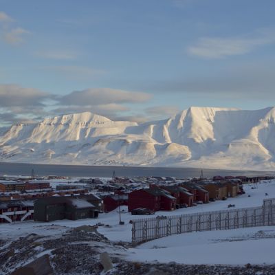 Huippuvuorten suurin asutuskeskus Longyearbyen