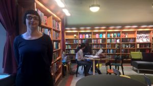 Lena Séraphin på Richardsgatans bibliotek. Lena Séraphin på Richardsgatans bibliotek.