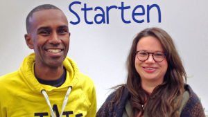 Verksamhetsledaren Tariku Ahlfors och Johanna Burman, som sköter det uppsökande ungdomsarbetet, har hjälpt många unga i huvudstadsregionen att hitta vägen i tillvaron. Tariku “Tarre” Alhfors och Johanna Baarman från Sveps.