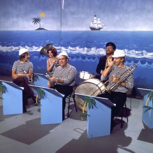 Erkki Liikanen, Petra Frey, Risto Mäkelä, Leo Lastumäki ja Esko Roine ohjelmassa Merirosvoradio. Erkki Liikanen, Petra Frey, Risto Mäkelä, Leo Lastumäki ja Esko Roine ohjelmassa Merirosvoradio.