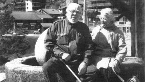Gunnar och Frida firar diamantbröllop hela 2013 - här på 1.200 meters höjd i Champex, Valais, i de väst schweiziska alperna. Gunnar och Frida Packalén firar diamant-bröllop i repriser hela 2013 - här på 1200 meters höjd i Champex, Valais, i de väst-schweiziska alperna.