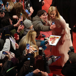 Den lyckliga selfiejägaren och Nicole Kidman Den lyckliga selfiejägaren och Nicole Kidman