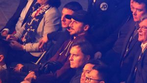 Zlatan Ibrahimovic på läktaren i Cardiff. Zlatan Ibrahimovic på läktaren i Cardiff.
