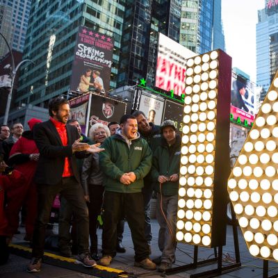 Vuoden 2016 vastaanoton valmistelut on aloitettu New Yorkin Times Squarella.