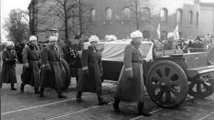Mannerheimin hautajaissaattue (1951).