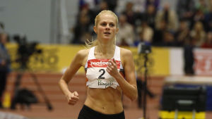 Karin Storbacka kämpar på trots sin svåra allergi. Karin Storbacka, inomhus-FM 2017.