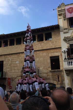 En klockren 4de9f, byggd av Minyons de Terrassa Castell (4de9f) på Plaça de la Vila i Vilafranca del Penedès