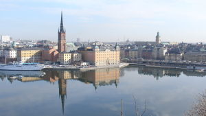 Åbos närhet till Stockholm talar för att stadsdirektören borde kunna svenska, anser Kevin. Gamla stan i Stockholm.