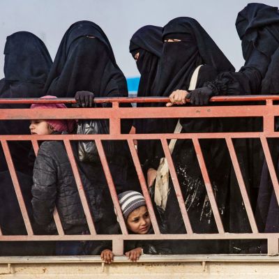 al-holin naisia ja lapsia