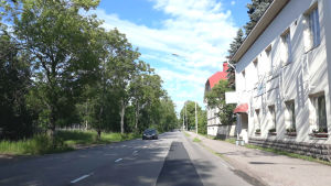 Hela Korsmansgatan berörs inte i det här skedet. Staden har planer på att senare se över hela dragningen av gatan. En gata.