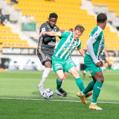 KTP Matias Lindfors and SJK Ariel Tuco Ngueukam pictured during Veikkausliiga match SJK vs KTP --- Marko Tuominiemi / AOP