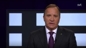 Stefan Löfven fick försvara den svenska regeringens coronastrategi i Agenda. Stefan Löfven i tv-programmet Agenda.