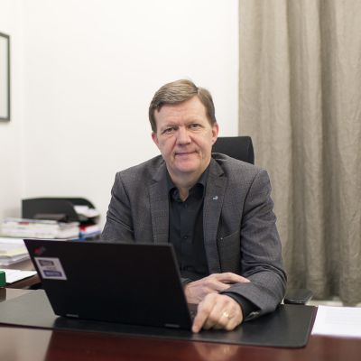Keski-Pohjanmaan maakuntajohtaja Jukka Ylikarjula.