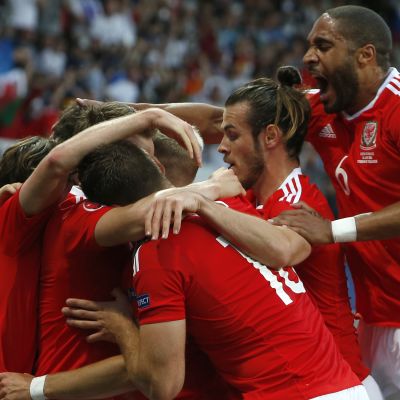 Wales juhlii