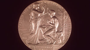 Nobelmedaljen - litteratur Kirjallisuuden Nobel-mitali.Kirjallisuuden NOBEL-palkinto. Nobelin kirjallisuuspalkinto, jonka F E Sillanpää sai vuonna 1939.