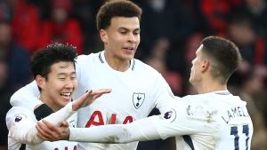 Heung-Min Son och Dele Alli gjorde tre av Tottenhams mål. Heung-Min Son, Dele Alli firar.