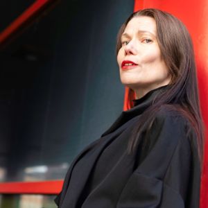 Författaren Hannele Mikaela Taivassalo.