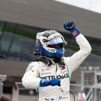 Valtteri Bottas juhlii paalua Itävallassa