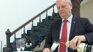 Kommunikationsdirektör Peter O. Claussen Rödluvans kommunikationsdirektör Peter O. Claussen.