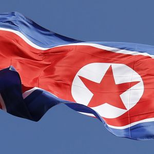 Nordkoreas flagga vajar över allt färre beskickningar eftersom Nordkorea har stängt eller tvingats stänga många ambassader världen runt