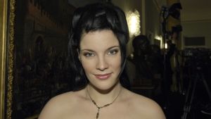 Hanna Pakarinen, Elvis virtuella duettpartner Sångaren Hanna Pakarinen på presidentens slott 2005.