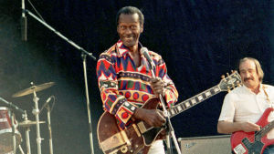 Chuck Berry på ett av de få bilder som finns från Stallörsparken i Ekenäs 1990. Chuck Berry på scenen i Stallörsparken i Ekenäs 1990.