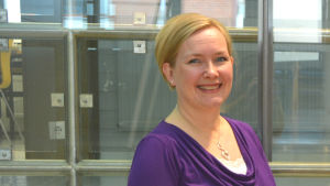 Det är ingen slump att både Petra Bengs och Linda Nordlund båda bär lila kläder när de fotograferas för Yle. Lila är chiaris färg, precis som rosa är bröstcancers färg. Petra Bengs