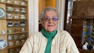 Ethel Storsjö har nekats färdtjänst av Raseborgs stad. Ethel Storsjö har nekats färstjänst av Raseborgs stad