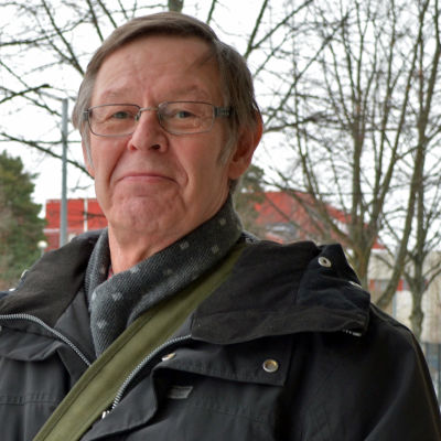 Stig Stolt är folktingsmedaljör och har arbetat med minoritetsspråk inom HNS.