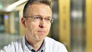 Sydänkirurgi Karl Lemström on seurannut Miikan tilannetta alusta asti Sydänkirurgi Karl Lemström
