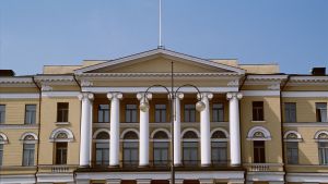 Helsingfors universitet. Helsingfors universitets huvudbyggnad vid Senatstorget