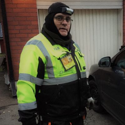 Joutsenolainen Autoliiton tiepalvelumies Keijo Paunio.