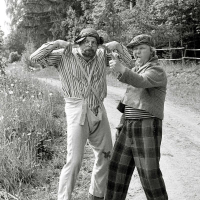 Albin (Kurre Österberg) och Vilgot Mosn Boman (Kaj Rehnberg) i Kryddhulta, 1977