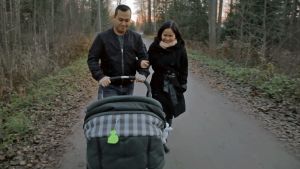 Anna och Dennis tvingades bo åtskilt i fyra år Anna och Dennis Pinar kämpade länge för sin familjeåterförening