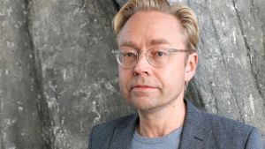 Fredrik Furtenbach, politisk kommentator på Sveriges radio. Porträttbild på Fredrik Furtenbach.