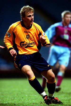 Daniel Sjölund i en reservmatch för Liverpool mot Aston Villa i januari 2001. Daniel Sjölund var officiellt Liverpool-spelare åren 2000-2003.
