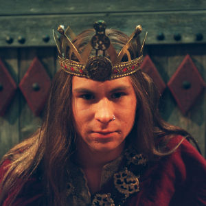 Kuningas Radomir (Jaska Raatikainen). 
