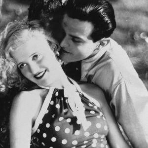 Tauno Palo ja Ansa Ikonen elokuvassa Kaikki rakastavat (1935).