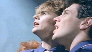 Kuvakaappaus Duran Duranin musiikkivideosta Is There Something I Should Know.
