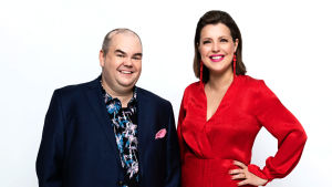 Juontajat Johan Lindroos ja Eva Frantz Juontajat Johan Lindroos ja Eva Frantz
