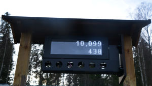 Mätaren registrerar i genomsnitt 8 000 uppstigningar i månaden. Besöksräknaren vid konditionstrappan i Kokonbacken i Borgå