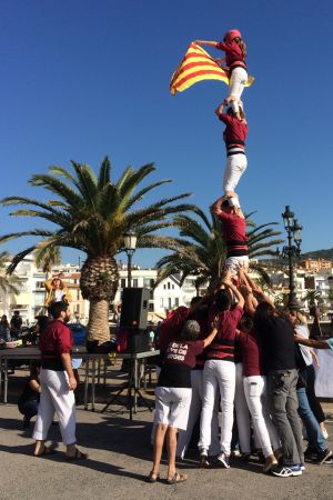 Castellbyggen är ett viktigt medel i katalanernas kamp för självständighet Castell i Sitges