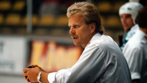 Pentti Matikainen förde in Finland på rätt väg. Ishockeytränaren Pentti Matikainen