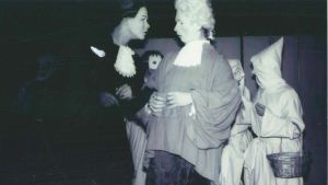 Under teaterhögskoletiden. Skärgårdsteaterns uppsättning av Moliéres Don Juan år 2001. Fabian Silén på scen.