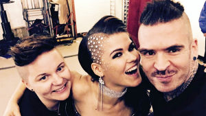 Kristoffer Ignatius är vän med Saara Aalto och har följt flera av hennes framträdanden på plats i London, här också tillsammans med Saara Aaltos sambo Meri Sopanen. Kristoffer Ignatius är vän med Saara Aalto och har följt flera av hennes framträdanden på plats i London, här också tillsammans med Saara Aaltos sambo Meri Sopanen.