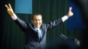 Nixon kampanjoi 1972. Richard Nixon vuonna 1972, juuri ennen vaalivoittoa. Kuva dokumenttielokuvasta Meidän Nixonimme (Our Nixon).