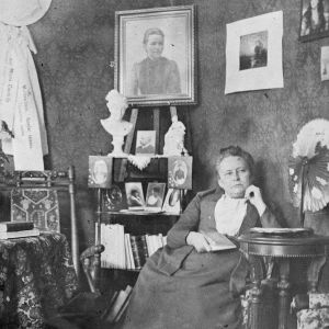 Minna Canth i sin salong i Kuopio 1891